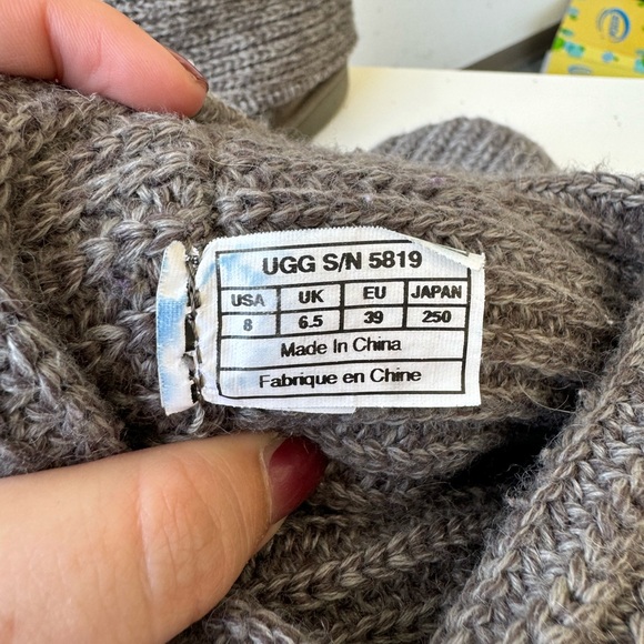 UGG women’s classic cardy boots - Picture 4 of 5